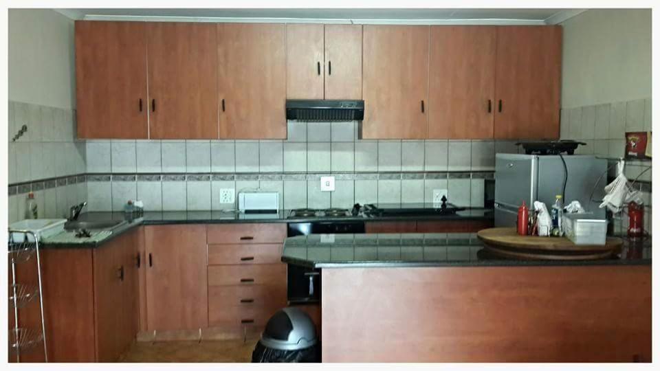 Lani'S Guest House - No Loadshedding Musina Bagian luar foto
