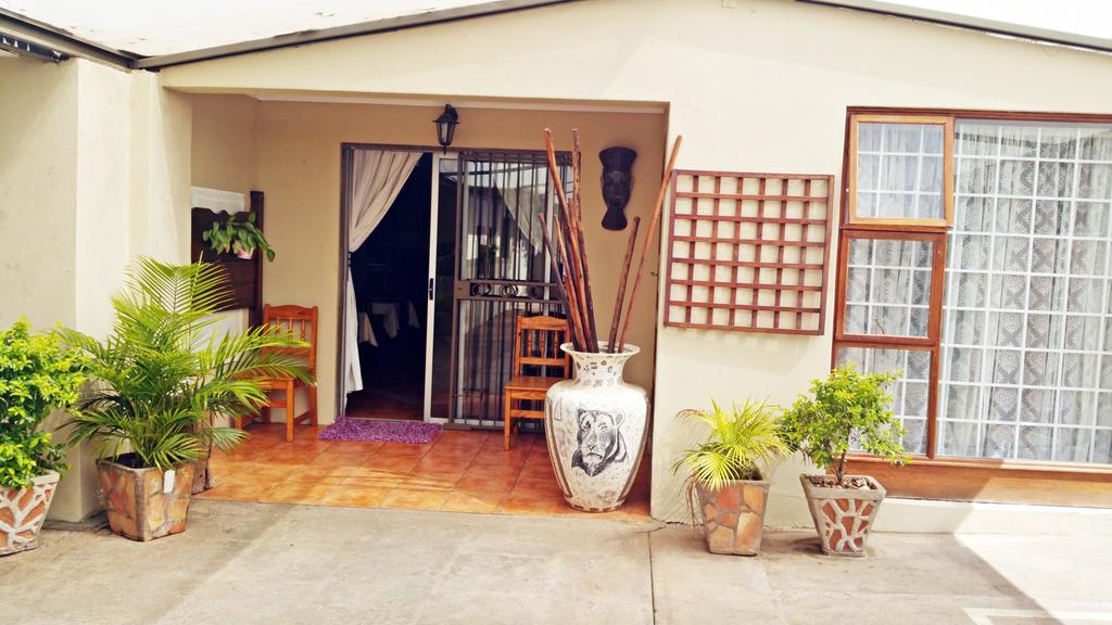 Lani'S Guest House - No Loadshedding Musina Bagian luar foto